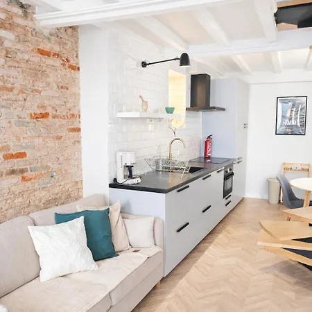 Elegant Center Loft